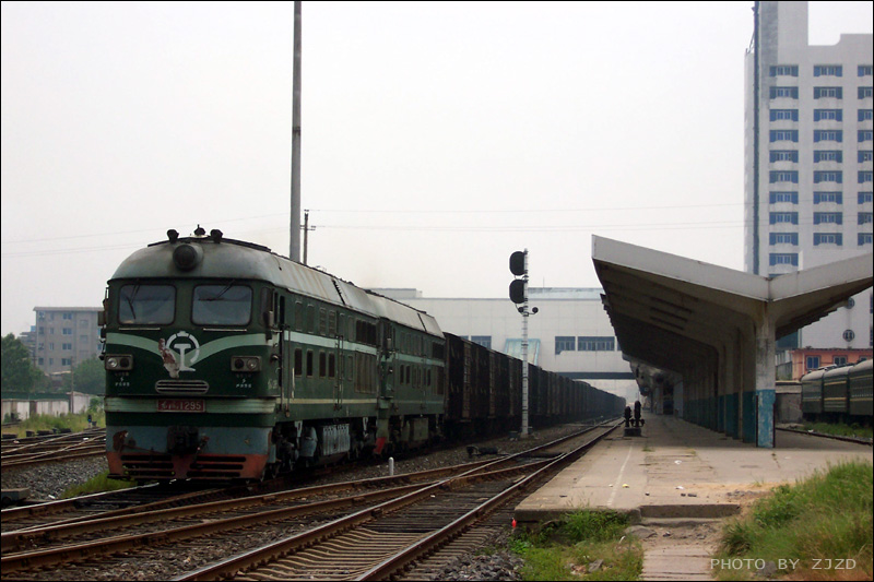 DF4 1295.jpg